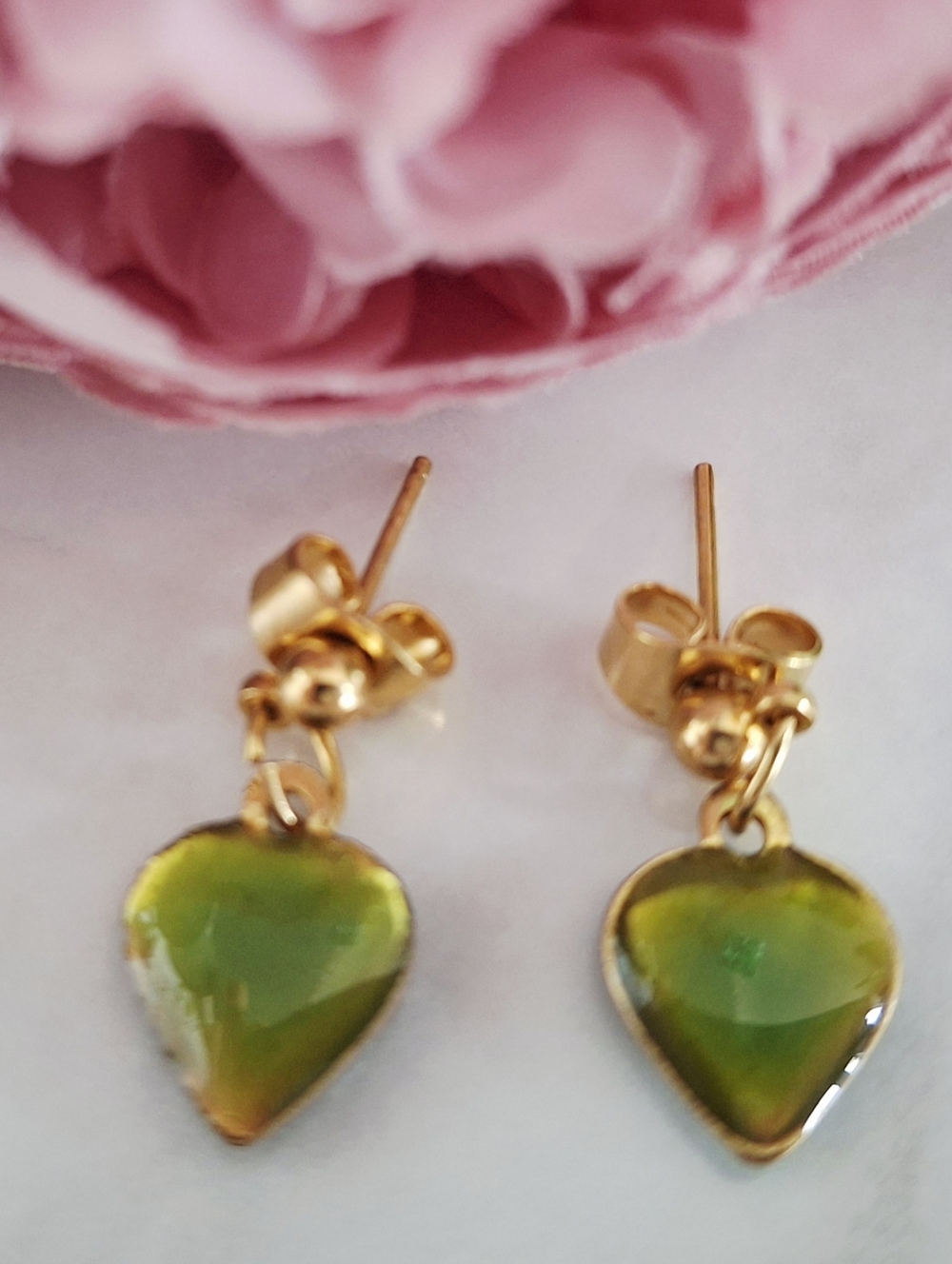 Vintage 80s ✨️💚🎋Beautiful Little Jade Heart Earrings